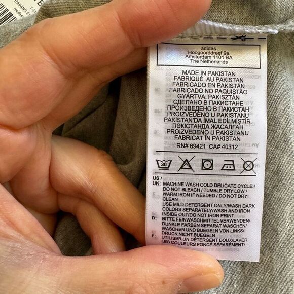 Reebok Women's Logo T-shirt - Size Large - Picture 5 of 7